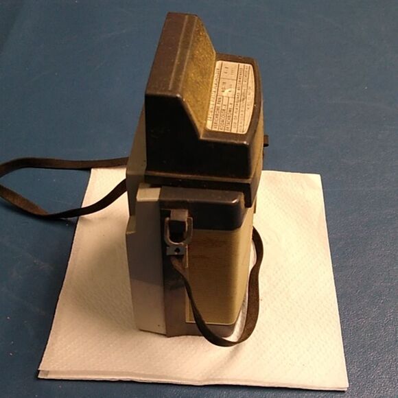 Kodak Brownie Fiesta Camera - Classic Black and White Design - Picture 2 of 7